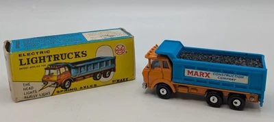 Caminhão basculante Marx Lightrucks vintage 1968 com faróis reais na caixa LEIA - Imagem 1 de 4