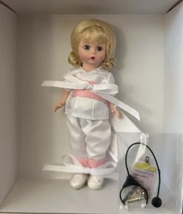 Impressive 2004 Vintage Madame Alexander 8" Doll, An Apple A Day 38530, NIOB - Picture 1 of 11