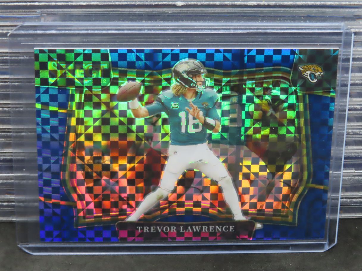 2022 Panini Select Trevor Lawrence Field Level Blue Prizm #32/49 Jaguars