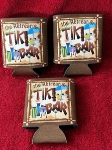 Lote de 3 aislantes The Retreat & Tiki Bar Coozie Koozie - Imagen 1 de 2