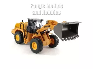 7.5 Inch Construction Vehicle - Wheel Loader 1/48 Scale Diecast & Plastic Model - Picture 1 of 9