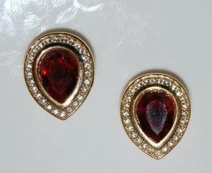 ELEGANT VTG 80'S SAL SWAROVSKI RED CRYSTAL PAVE RHINESTONES GOLDEN CLIP EARRINGS - Picture 1 of 12