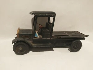 Antico camion giocattolo anni 20 in ghisa made in Japan 10" necessita di ruota anteriore. Ottimo  - Foto 1 di 21