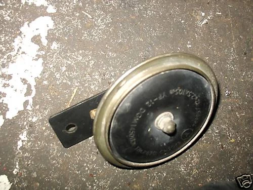 86 YAMAHA FZ600 FZ 600 F1 F1R HORN Foto 1 de 1