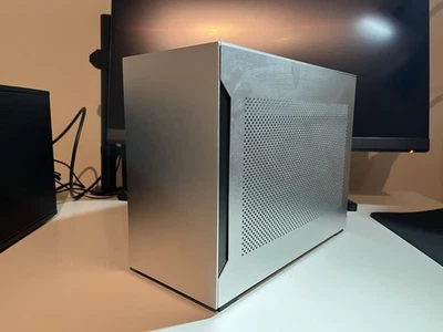 lian li A4-H2O A4 Mini-ITX case, PCIE4.0 riser cable - silver - Image 1 of 4