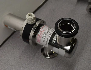 Duniway Stockroom SFAE-112-KF25 SST Pneu Inline Valve w KF25 Flange - Picture 1 of 3