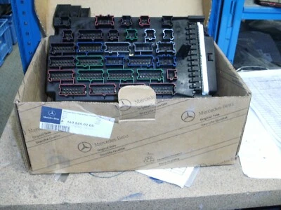 Mercedes ML 1635450205 Fusebox/sam unit - Image 1 of 2