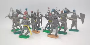 12x Vintage Timpo Toy Soldiers Medeival Knights Classic Type Armour Figures - Picture 1 of 6