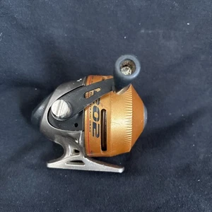 Zebco 202K-GWG9 Gold Baitcasting Reel – Pre-Owned – Works Great – Closeout - Picture 1 of 5