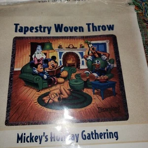 Disney Mickey’s Holiday Throw 60”x50” Tapestry Minnie Donald Goofy Vintage NEW - Picture 1 of 7