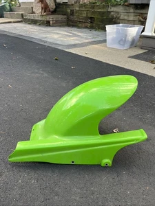Kawasaki Ninja Zx6r Zx636 2003 2004 rueda trasera guardabarros neumático abrazador carenado - Imagen 1 de 11