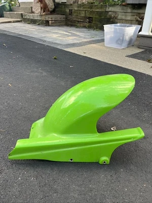 2003 2004 Kawasaki Ninja Zx6r Zx636 roda traseira para-lama pneu abraçador carenagem - Imagem 1 de 4