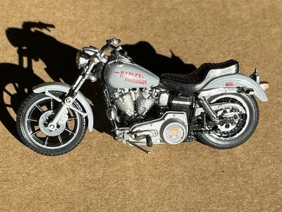 FRANKLIN MINT Harley Davidson 1977 Low Rider 1:24 Motorcycle - Image 1 of 2