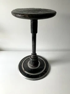 Rare VINTAGE INDUSTRIAL / DENTISTS Pivoting STOOL the 'Sterling Operating Stool' - Picture 1 of 16