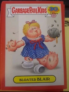 Garbage Pail Kids 2015 Serie 2 30th 7b Blair Hinchado Rojo Zoom-Out NrMt-Como Nuevo - Imagen 1 de 1