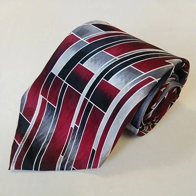 Corbata Pierre Cardin 100% Seda Roja Gris Hecha en EE. UU. Rayas Geométricas Foto 1 de 4