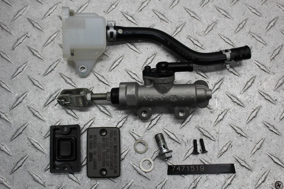 2009 SUZUKI BANDIT 1250S GSF1250SA ABS ЗАДНИЙ ТОРМОЗ МАСТЕР 69600-17C10 - Изображение 1 из 4