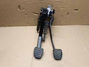 Mercedes-Benz W210 BRAKE CLUTCH PEDALS MANUAL TRANSMISSION 2102900519 2022900112 - Picture 1 of 5
