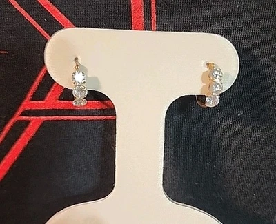 Pendientes de aro pequeños de oro amarillo sólido de 10 quilates Estate con 3 circonitas cúbicas 15x17 mm 1,3 g Foto 1 de 4