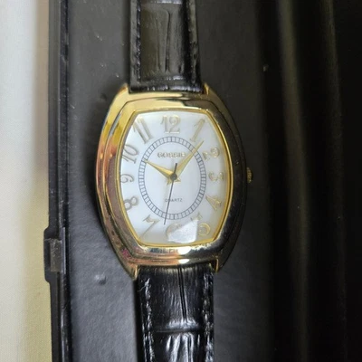 Reloj Gossip Damas Cuarzo Tono Dorado, Correa Cuero Genuino Negro, GSP545A, Nuevo Foto 1 de 4