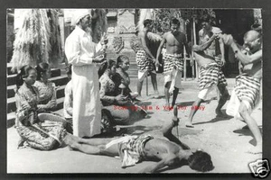Bali rppc Tänzerinnen Kris Trance Maske Frauen Indonesien 50er - Bild 1 von 1