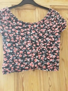 Ladies H&M Rose design crop Top Size S - Picture 1 of 5
