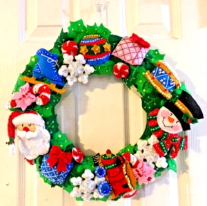 Handgefertigter Filzkranz ""Weihnachtsspielzeug - Bild 1 von 5