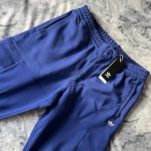 NWT Adidas Skateboard Heavyweight Shmoo Utility Cargo Pants Victory Blue L - Picture 1 of 12