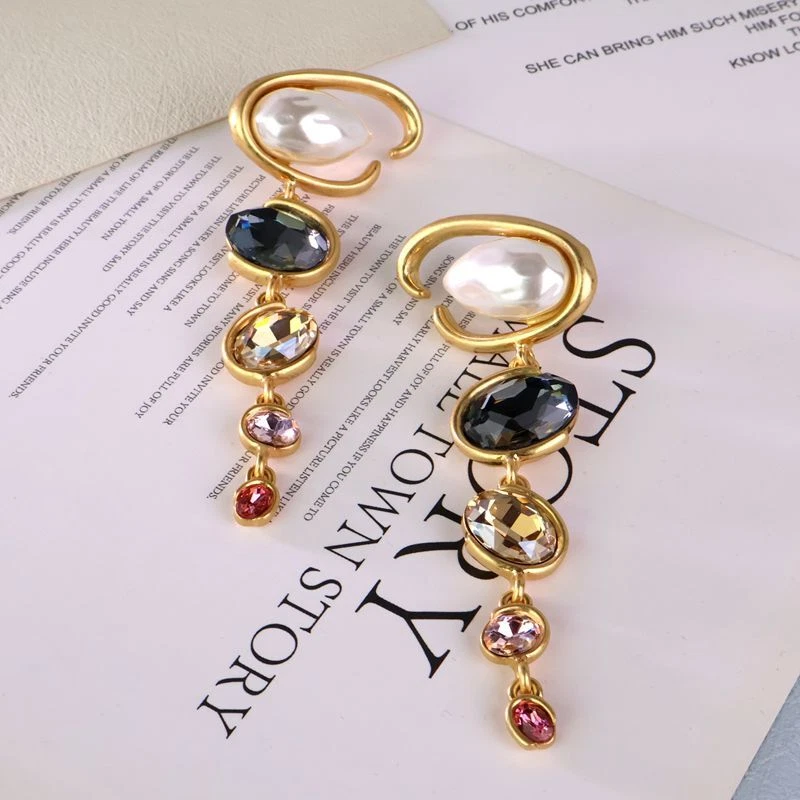 Oscar de la renta European and American style retro long earrings gray - Imagem 1 de 1