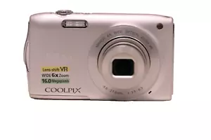 Nikon Coolpix S3300-16 MP-Digitalkamera silber - Bild 1 von 9
