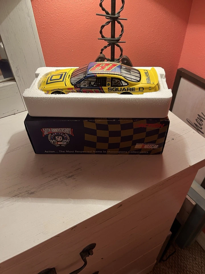 Kenny Wallace #81 Square D 1998 Ford Taurus 1/24 Action Platinum Series  Foto 1 de 4