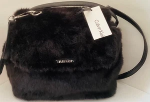 Calvin Klein Faux Fur Shoulder Bag Black Handbag NWT 11X10” - Foto 1 di 8