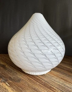 GORGEOUS WHITE DUSK Oil DIFFUSER Aromatherapy As New Condition Retail New $120 - Picture 1 of 6