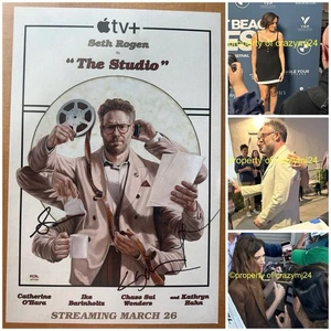 3 signierte The Studio Seth Rogen Kathryn Hahn Chase Sui Wonders Autogramm PSA COA - Bild 1 von 5