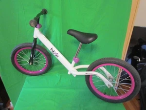 BIXE Balance Bike con ruote da 16" bianca buone condizioni - Foto 1 di 6