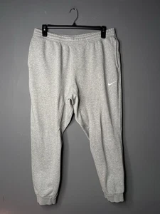 Gr. XL Herren - Nike Men’s Sportswear Club Fleece Tapered Grey Jogginghose - Bild 1 von 6