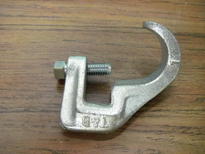 Thomas & Betts 692-TB Angled Malleable Iron 1" Conduit Beam Support Clamp - Picture 1 of 3
