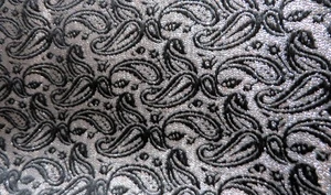Semi Sheer Metalic Silver and Black Paisley  54" W by 3.4 Yards - Bild 1 von 4
