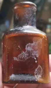PROTONUCLEIN SUNKEN PANEL SMALL AMBER CORKTOP MEDICINE DIABETES FREE SHIPPING - Picture 1 of 4