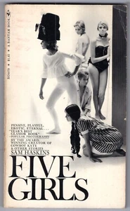 Five Girls ~ Sam Haskins ~ 1968 Bantam Paperback Book RG4479 ~ Fantastic Photos - Picture 1 of 2