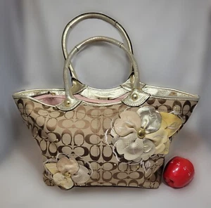 Coach Bleecker Floral Signature Applique F16276 Gold Khaki Tote Authenticated - Picture 1 of 7