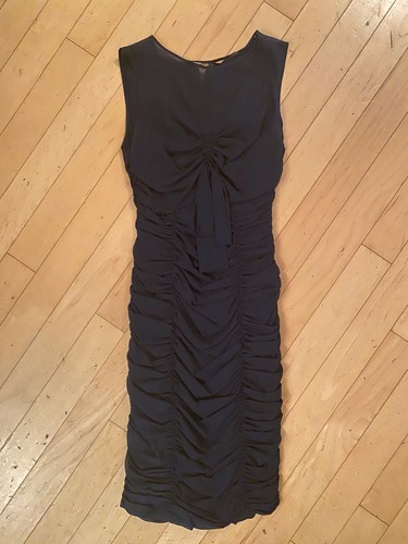 Abito da cocktail Moschino economico e chic blu navy arricciato seta