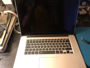 macbook pro a1398 15 inch **for parts** - Afbeelding 1 van 4