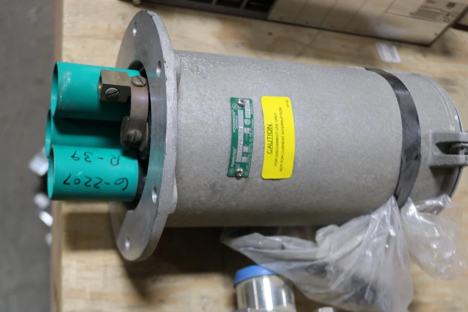 NEW APPLETON AR40134RS PLUG - Image 1 of 1