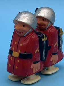 Vintage Hap Hop WWII Soldiers Red Toy Ramp Walkers Walkies made in Hong Kong - Picture 1 of 15