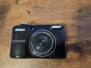 Nikon Coolpix L28 20.1 Megapixel Digital Compact Camera - Picture 1 of 4