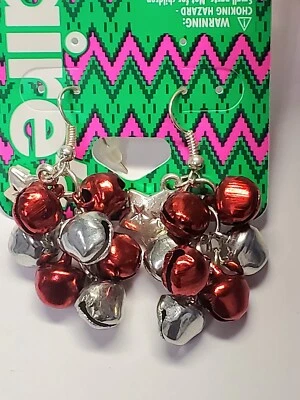Nuevos Pendientes Niñas Claire's Rojo Tono Plata Jingle Bell Estrella Navidad Vacaciones Foto 1 de 3