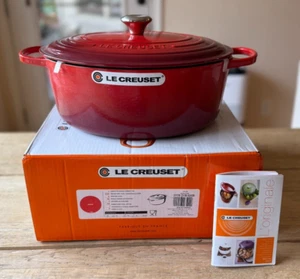 Le Creuset Signature Enameled Cast Iron Oval Dutch Oven 8 qt 13 in Cerise NEW - Picture 1 of 10