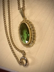 Vintage K&L 14kt Walzgold Anhänger - grünes Glas - Panzerkette - Germany - Bild 1 von 8