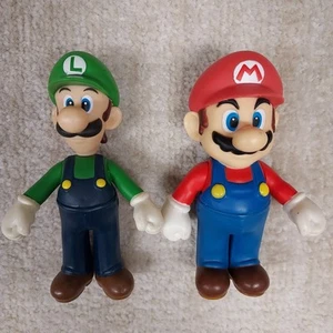 Figura de acción Nintendo Super Mario Brothers Luigi 2007 Mario 2009 - Imagen 1 de 14